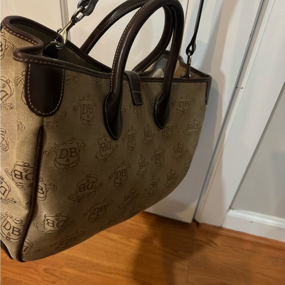 Authentic DOONEY AND BOURKE extra large satchal bag - Picture 8 of 8